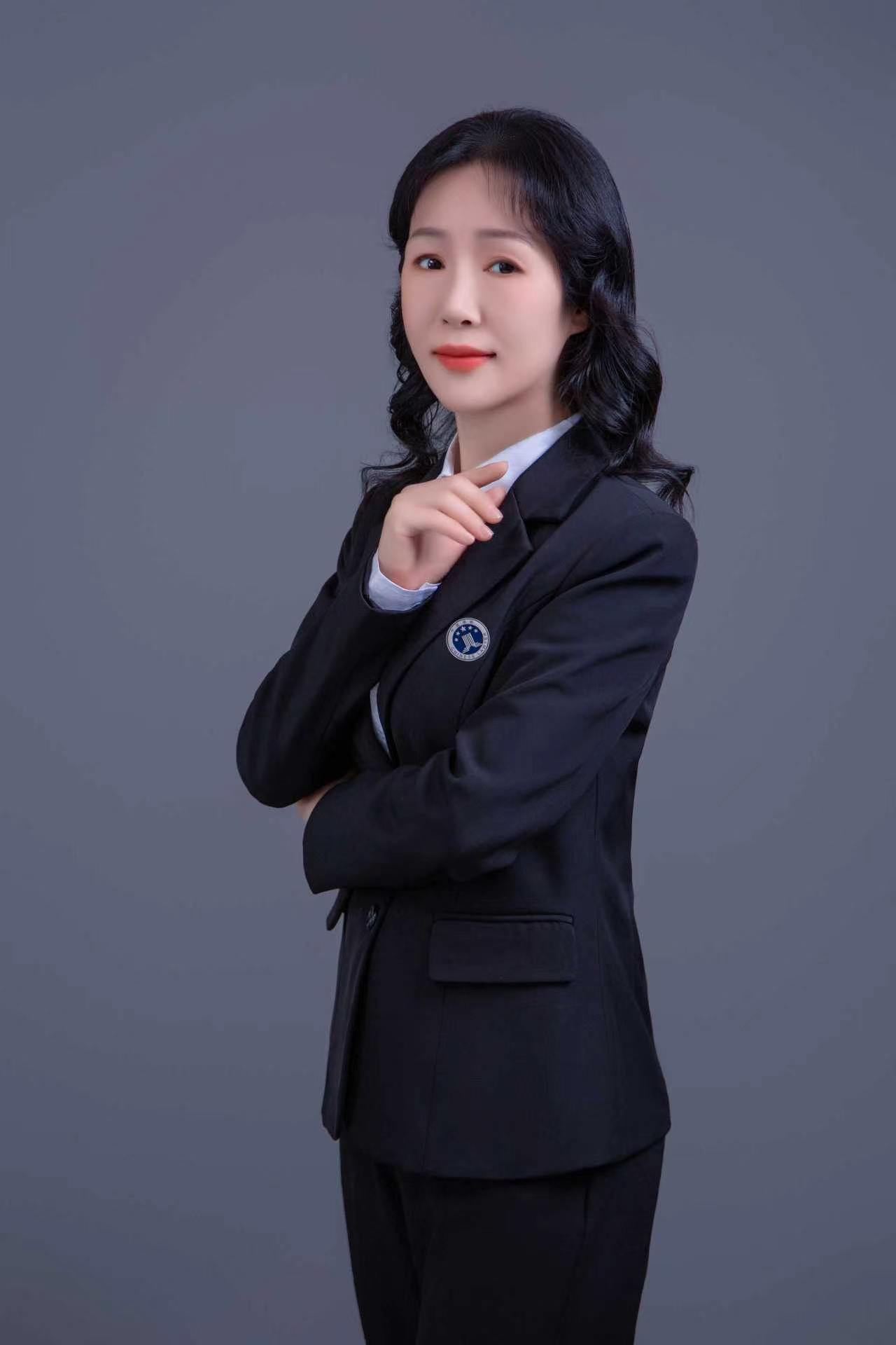 刘芳：合伙人律师